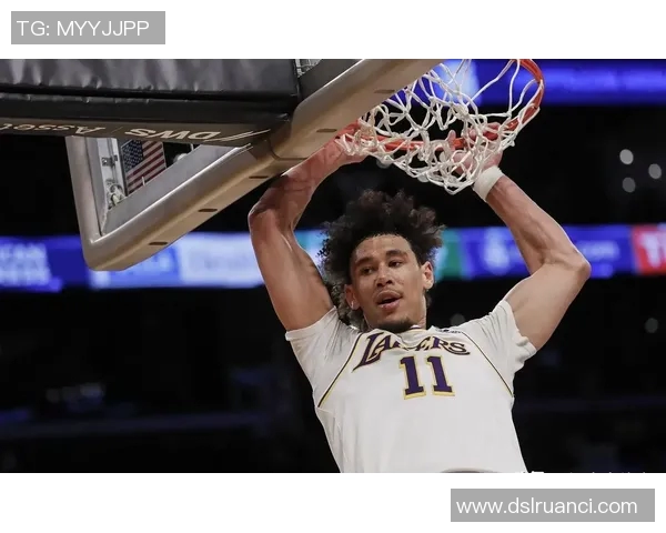 湖人队力克开拓者,拿到赛点:激情与实力的完美诠释